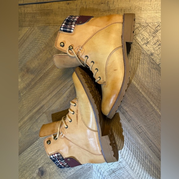 Tan Women's Lace-Up Work Boots With Plaid Ankle Cutt - Picture 3 of 10